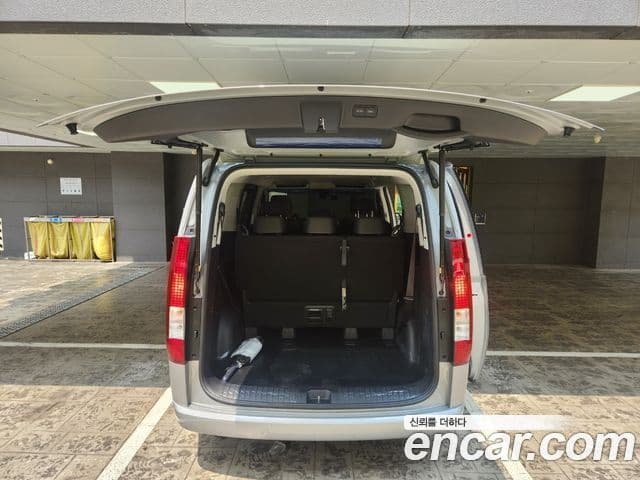 Hyundai Staria Modern, 2025 17