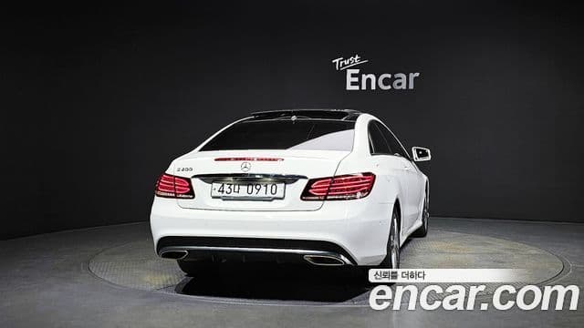 Mercedes-Benz E-класс W212 E200 купе, 2016 4