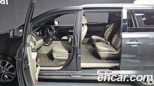 Kia All New Carnival Prestige, 2017 10