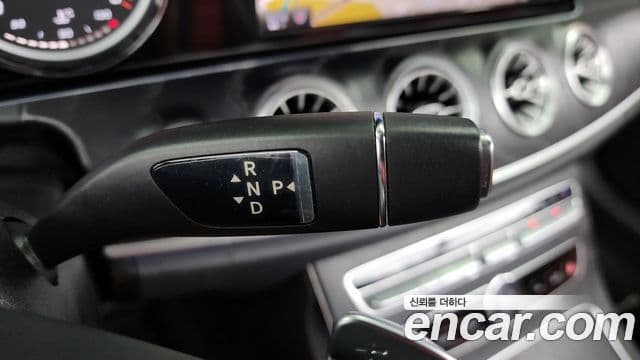 Mercedes-Benz E-класс W213 E220d кабриолет, 2018 9