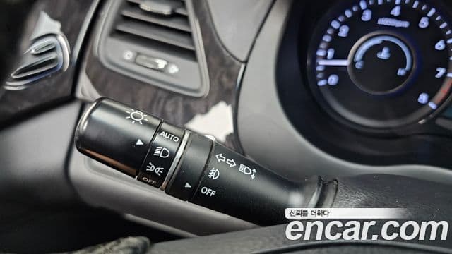 Hyundai Grandeur HG Premium, 2016 17