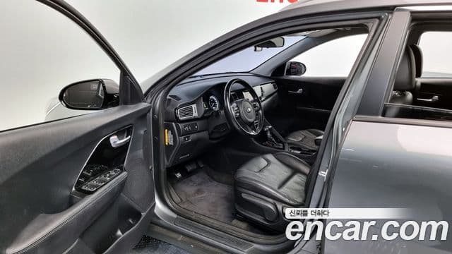 Kia Niro Prestige, 2017 11