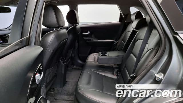 Kia Niro Prestige, 2017 12