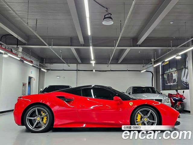 Ferrari 488 GTB, 2017 3