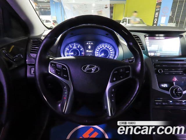 Hyundai Grandeur HG Modern, 2015 10