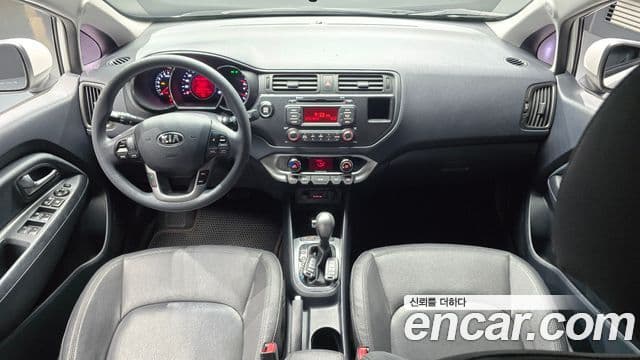 Kia All New Pride Prestige, 2013 7