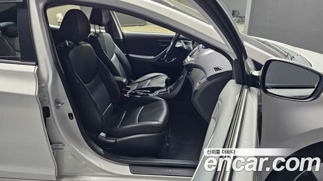 Hyundai Avante MD M16 GDI Avenue, 2014 10