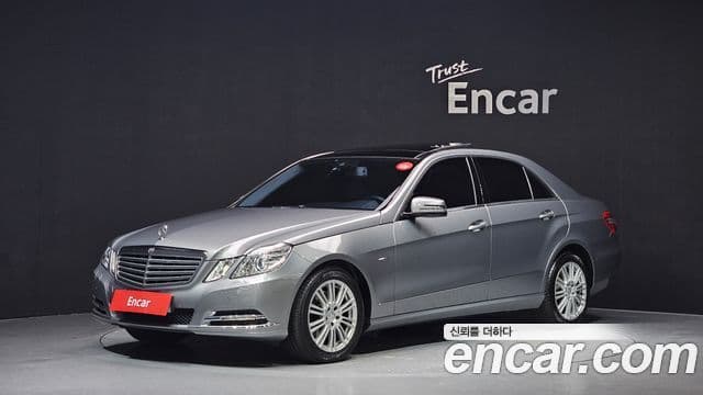 Mercedes-Benz E-класс W212 E300 Elegance, 2012 1