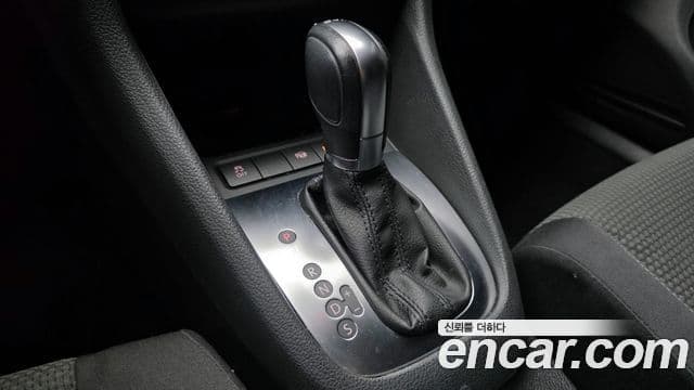 Volkswagen Гольф 6세대 1.6 TDI BlueMotion, 2011 9