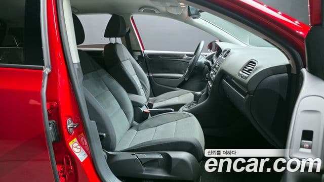 Volkswagen Гольф 6세대 1.6 TDI BlueMotion, 2011 10