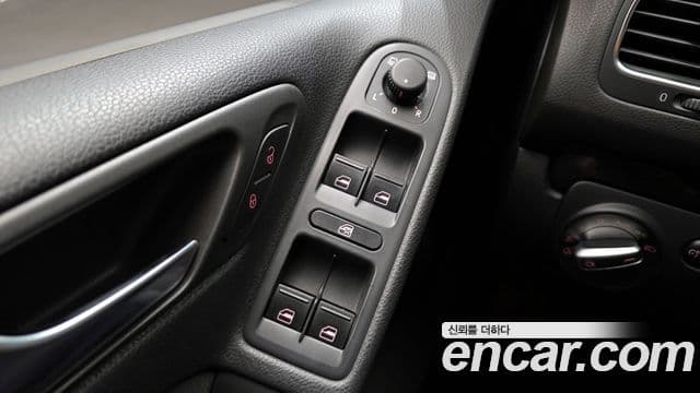 Volkswagen Гольф 6세대 1.6 TDI BlueMotion, 2011 17