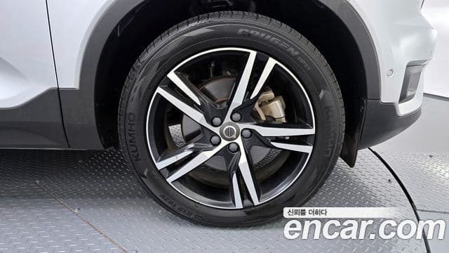 Volvo XC40 T4 R-Design, 2019 все фото