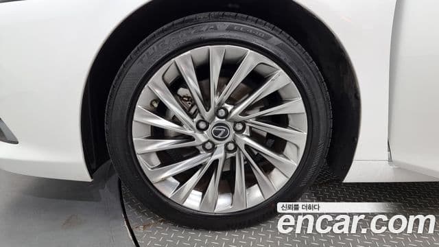 Lexus ES300h 7세대 Luxury Plus, 2025 все фото