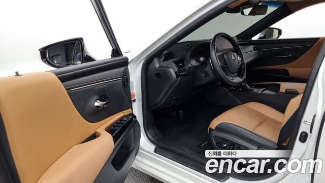 Lexus ES300h 7세대 Luxury Plus, 2025 10