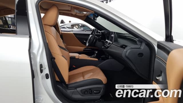 Lexus ES300h 7세대 Luxury Plus, 2025 11