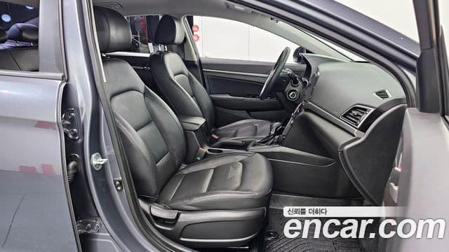 Hyundai Avante AD Style, 2016 10