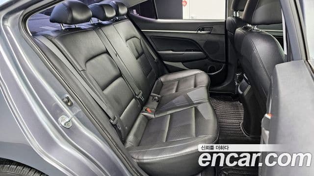 Hyundai Avante AD Style, 2016 12