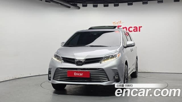 Toyota Sienna, 2018 3
