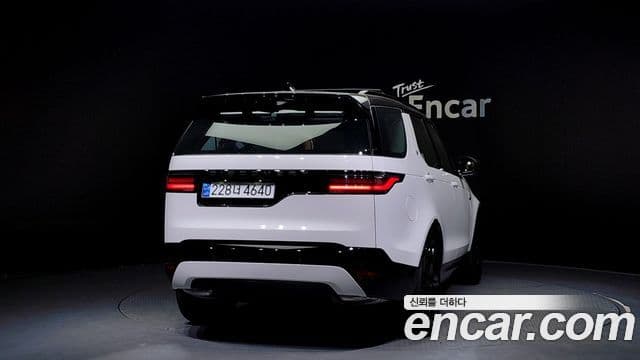 Land Rover Discovery 5 P360 Dynamic HSE, 2024 4