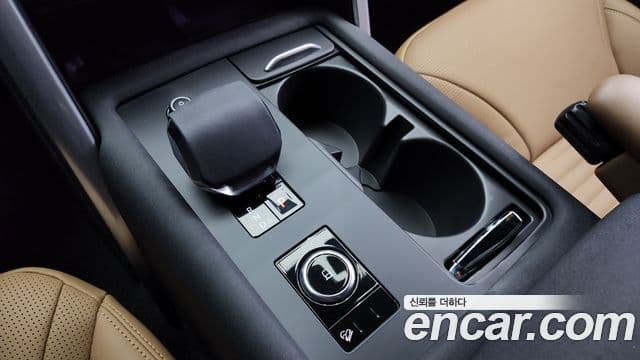 Land Rover Discovery 5 P360 Dynamic HSE, 2024 9