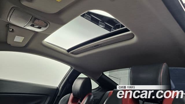 Hyundai Genesis купе 380 GT-RW, 2010 18