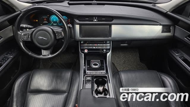 Jaguar XF (X260) Prestige, 2017 4
