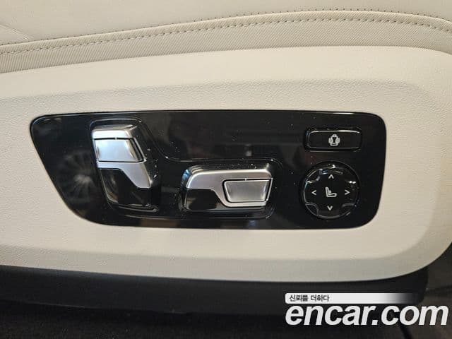 BMW X7 (G07) M60i xDrive M Sport 6인승, 2024 10