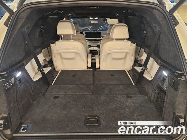 BMW X7 (G07) M60i xDrive M Sport 6인승, 2024 14
