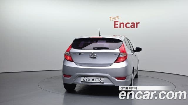 Hyundai Accent(новый кузов / новое поколение) Wit 1.6 GDI top, 2012 4