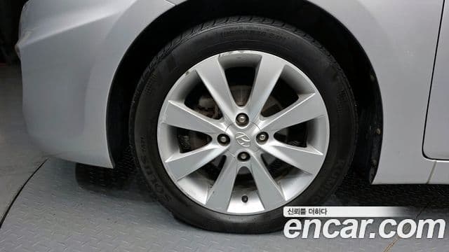 Hyundai Accent(новый кузов / новое поколение) Wit 1.6 GDI top, 2012 все фото