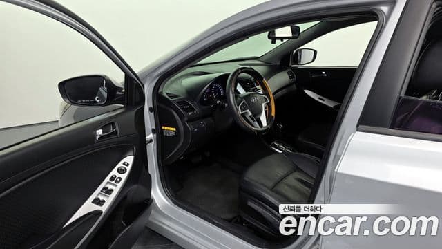 Hyundai Accent(новый кузов / новое поколение) Wit 1.6 GDI top, 2012 10