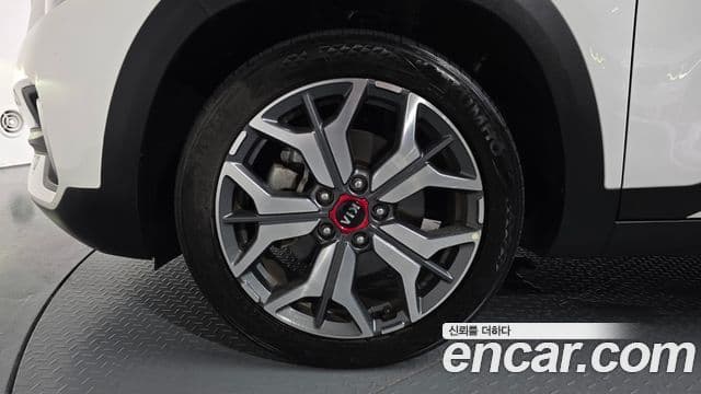 Kia Seltos Signature, 2021 все фото