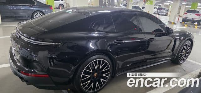 Porsche Panamera (976), 2025 3