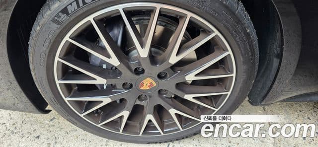 Porsche Panamera (976), 2025 4