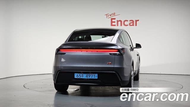 Tesla модель Y Long Range AWD, 2025 4