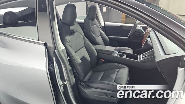 Tesla модель Y Long Range AWD, 2025 10