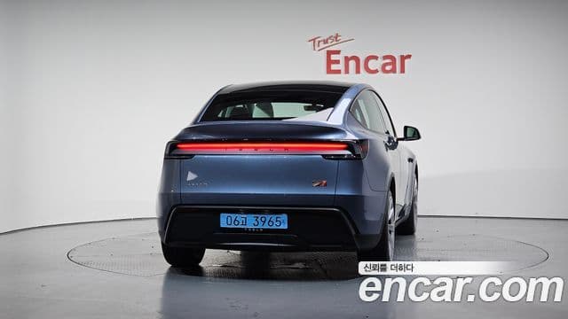 Tesla модель Y Long Range AWD, 2025 4