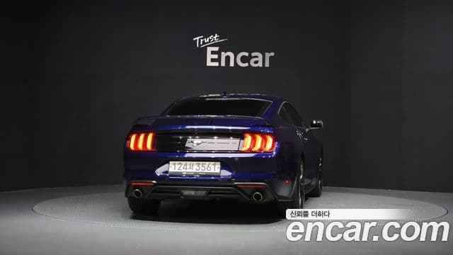 Ford Mustang купе, 2020 3