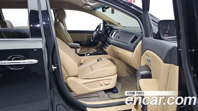 Kia All New Carnival Noblesse, 2015 11