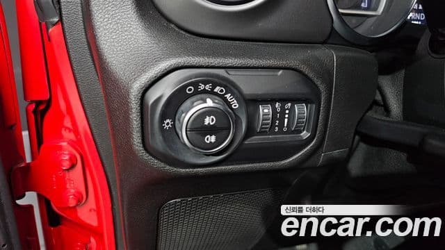 Jeep Wrangler (JL) 2.0 Sport 4도어, 2019 19