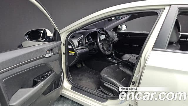 Hyundai Avante AD 1.6 GDI Smart, 2017 10