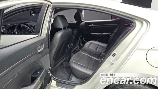 Hyundai Avante AD 1.6 GDI Smart, 2017 11