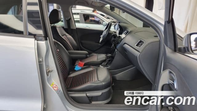 Volkswagen 폴로 5세대, 2013 11