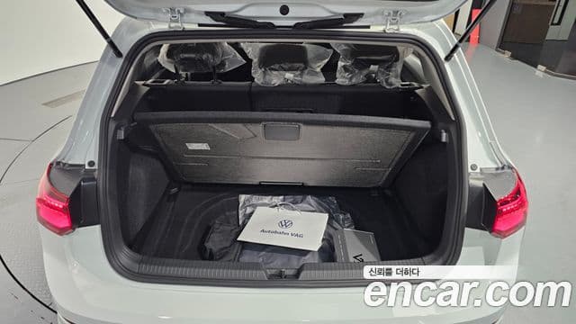 Volkswagen Гольф 8세대 Prestige, 2024 20