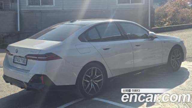 BMW 5시리즈 (G60) 523d M Sport, 2024 4