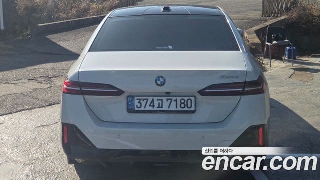 BMW 5시리즈 (G60) 523d M Sport, 2024 все фото