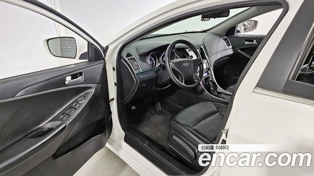 Hyundai YF Sonata Luxury, 2012 11