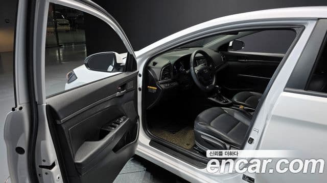 Hyundai Avante AD 1.6 GDI Value Plus, 2018 11