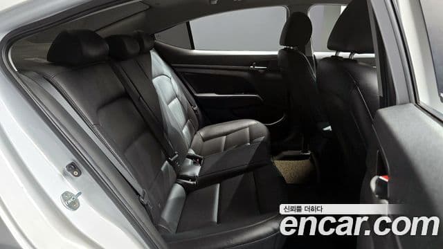 Hyundai Avante AD 1.6 GDI Value Plus, 2018 12