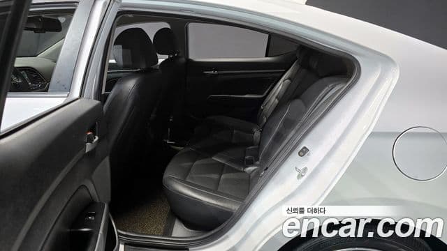 Hyundai Avante AD 1.6 GDI Value Plus, 2018 13